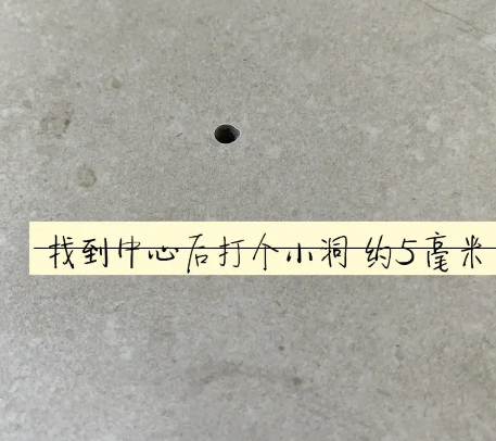 云浮瓷砖空鼓维修公司专业解答在瓷砖铺贴过程中，如果砂料搅拌不均匀，将会带来以下问题